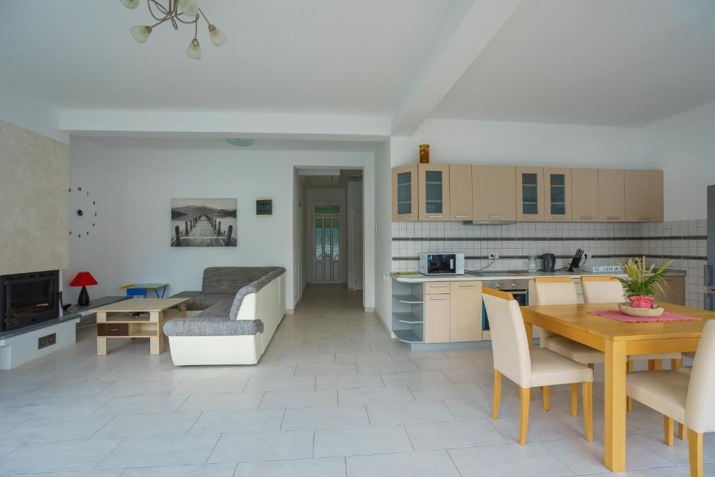 Виллы Villa KOSTA Дони-Моринь