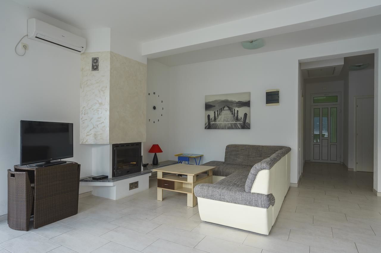 Виллы Villa KOSTA Дони-Моринь